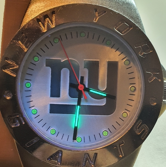 Game Time New York Giants Silver Stainless Steel Men's Watch - Picture 2 of 4
